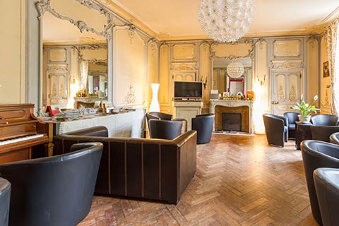 Le Petit Trianon de St Ustre