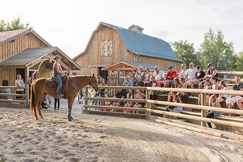 Le Village Western
