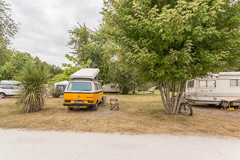 Le Village Western